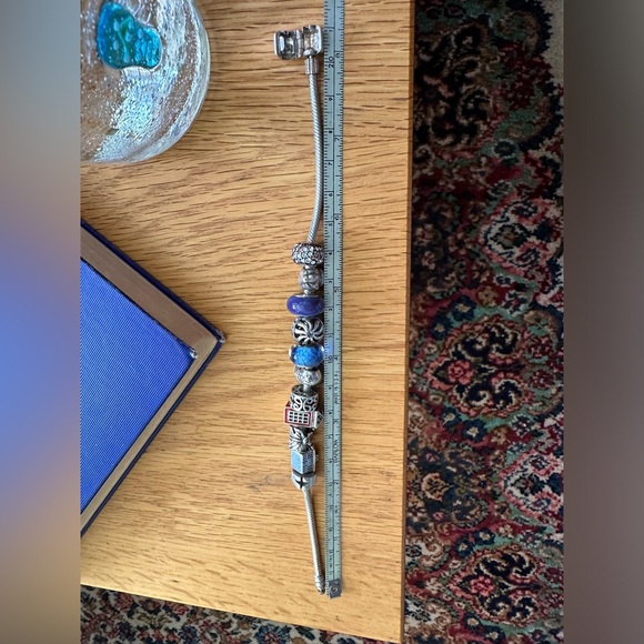 Chamilia 925 silver Charm Bracelet with 11 charms and original box - Picture 5 of 5